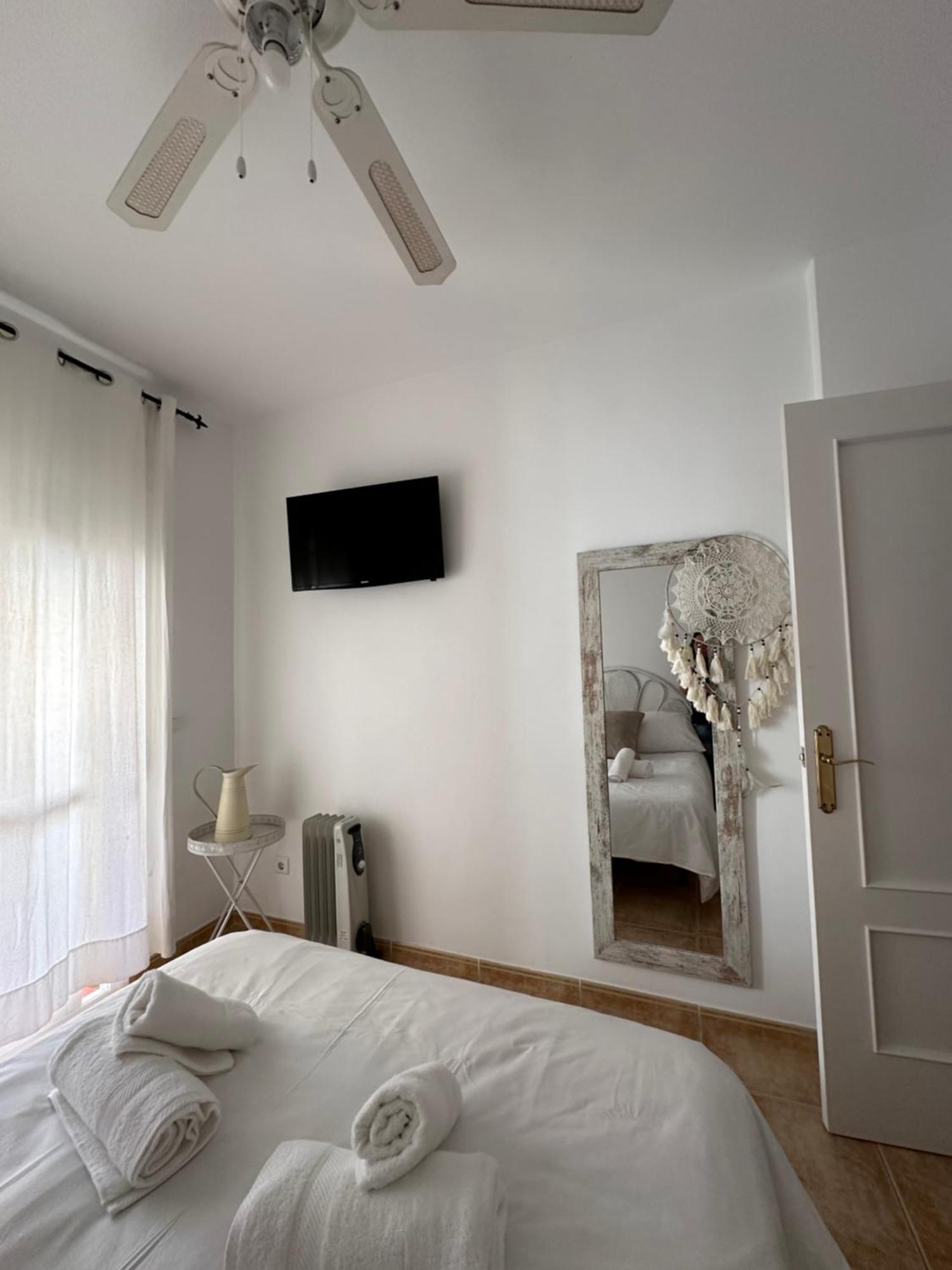 Tiyoweh Appartement Nerja Buitenkant foto