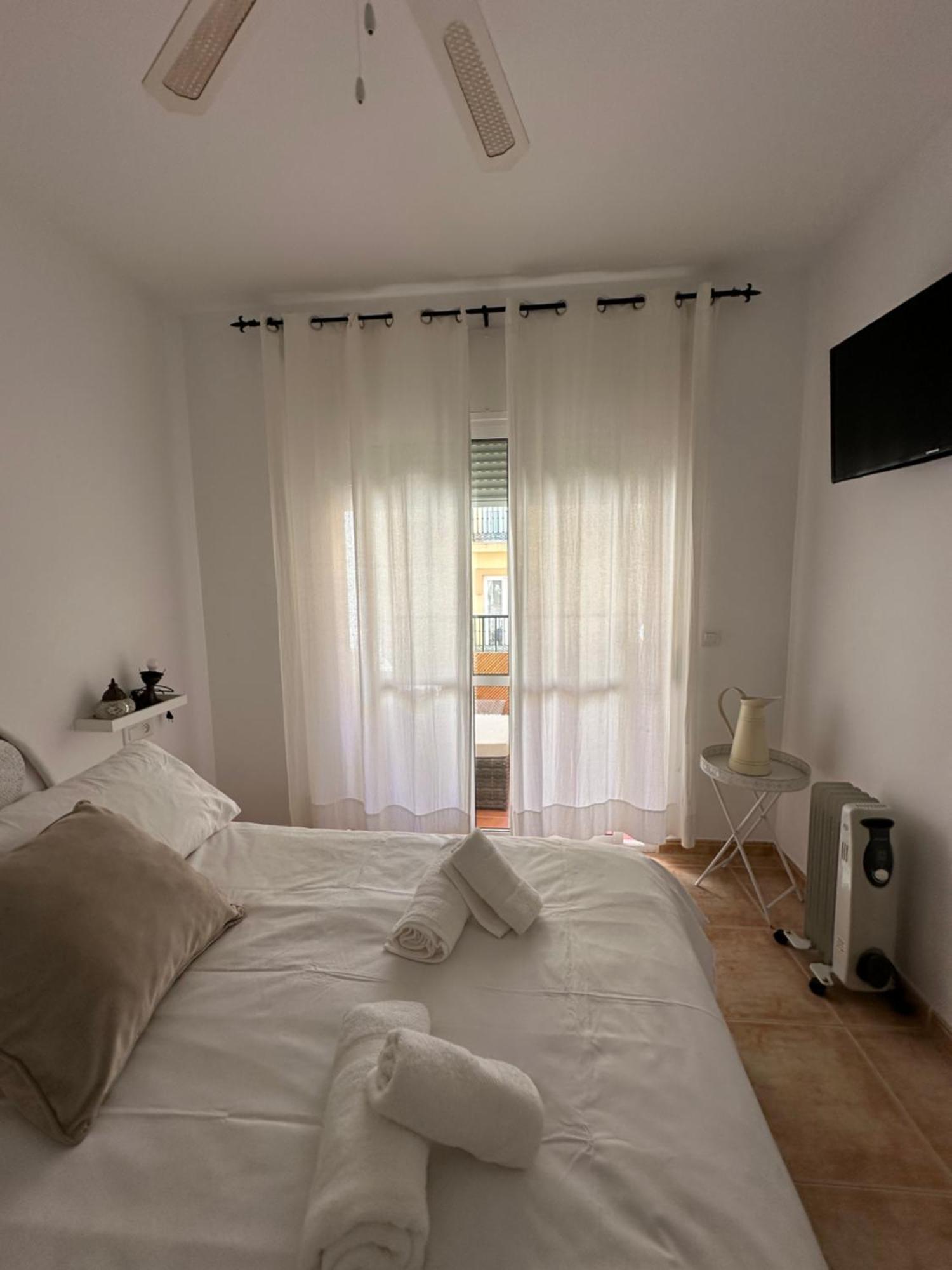Tiyoweh Appartement Nerja Buitenkant foto